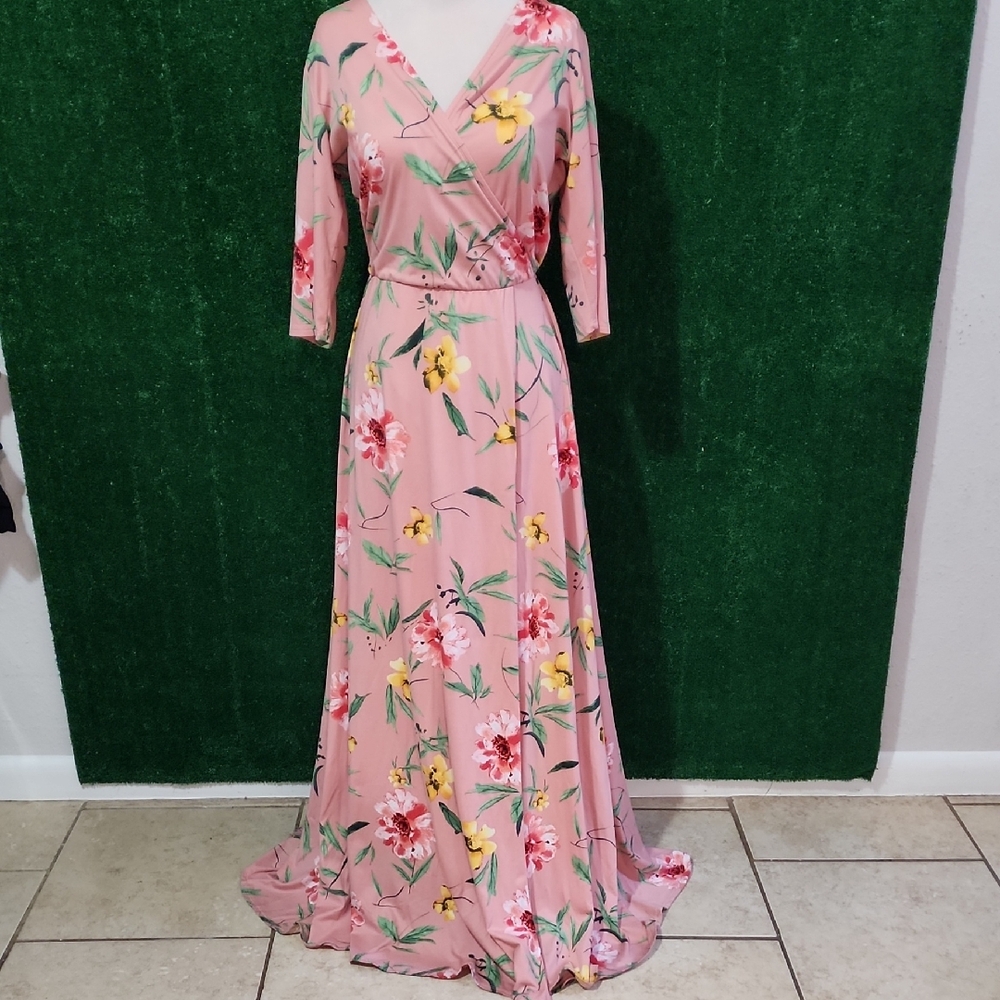 Chic Floral Maxi Dress in Pink